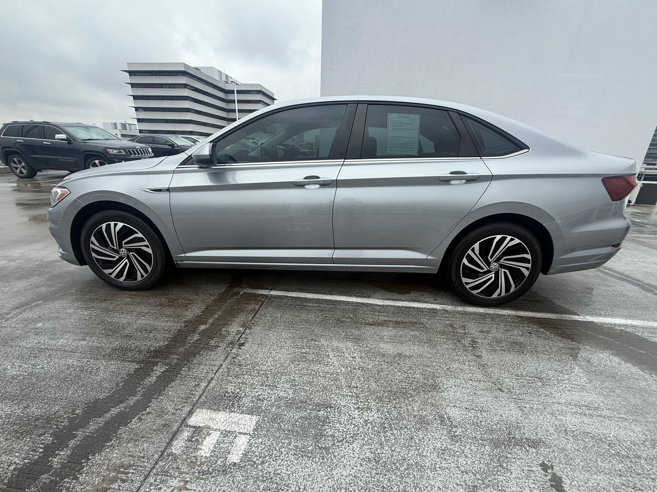 Used 2021 Volkswagen Jetta SEL image 2