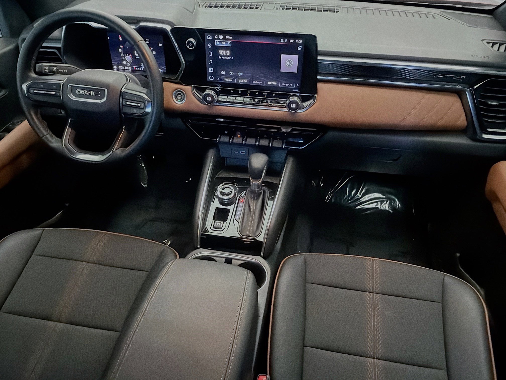 Used 2023 GMC Canyon AT4 w/ Canyon Safety Plus Package image 12