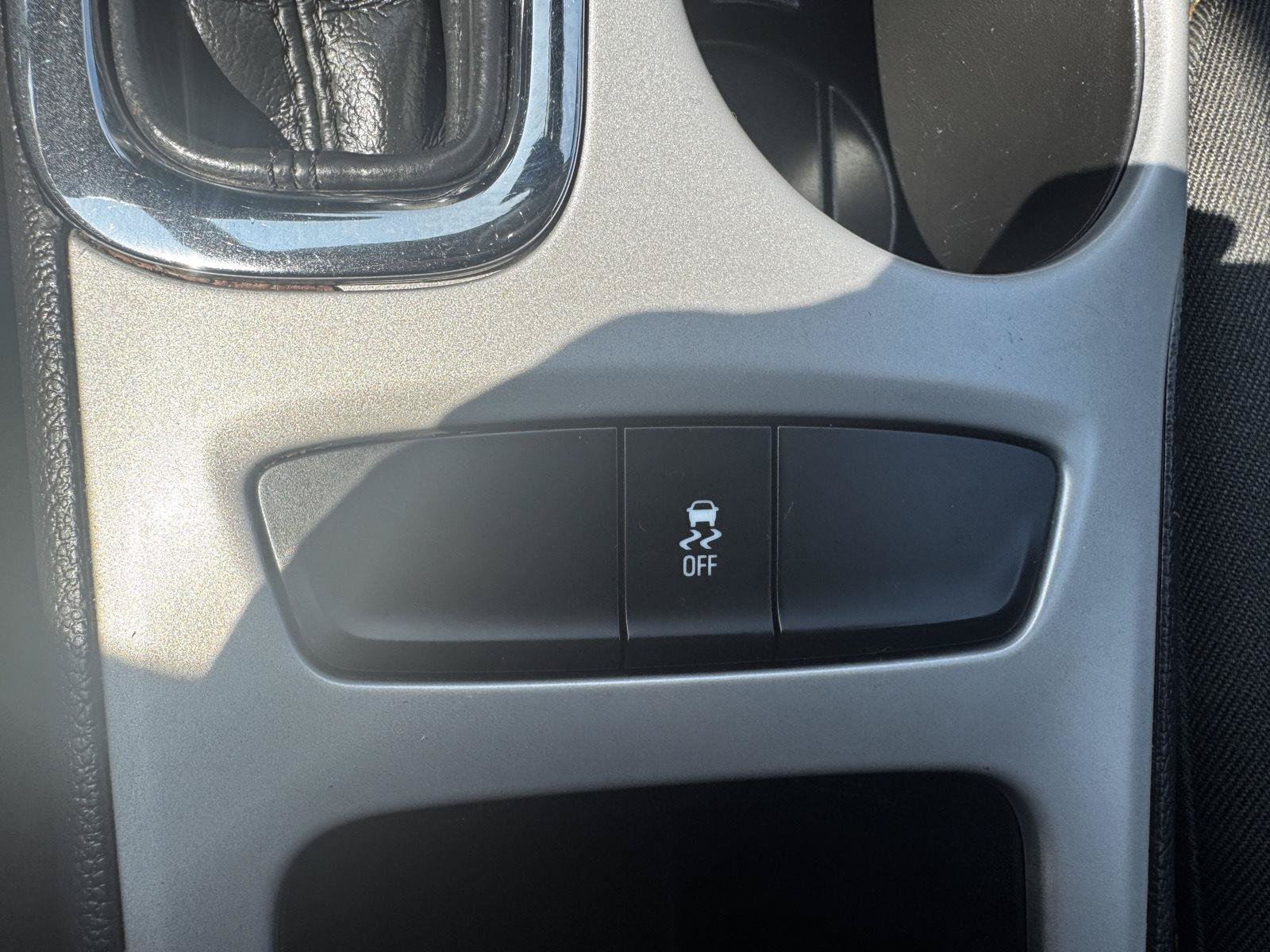 Certified 2017 Chevrolet Cruze LS FWD image 24