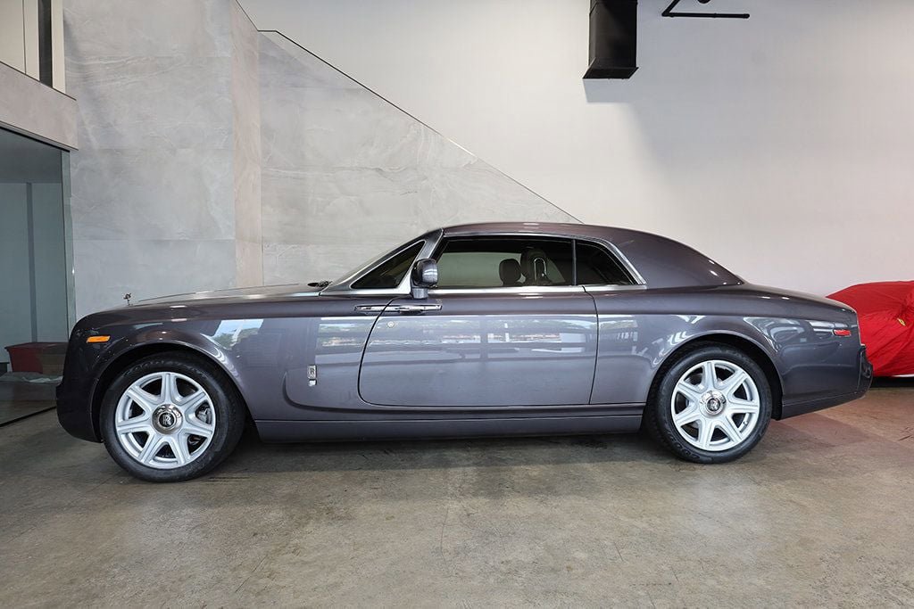 Used 2010 Rolls-Royce Phantom Coupe RWD image 2