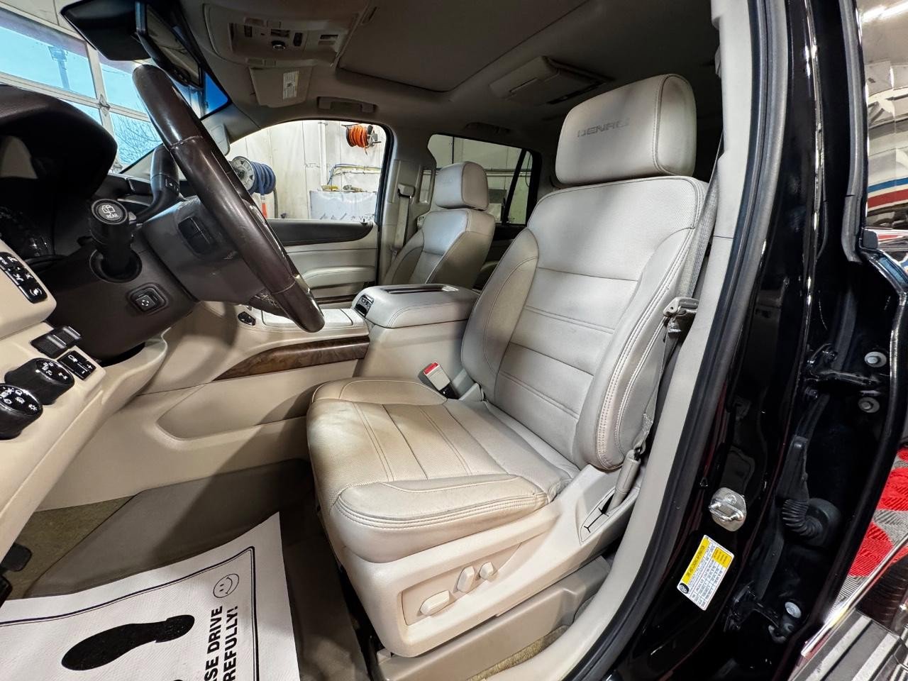 Used 2019 GMC Yukon Denali w/ Denali Ultimate Package AWD/4WD image 20
