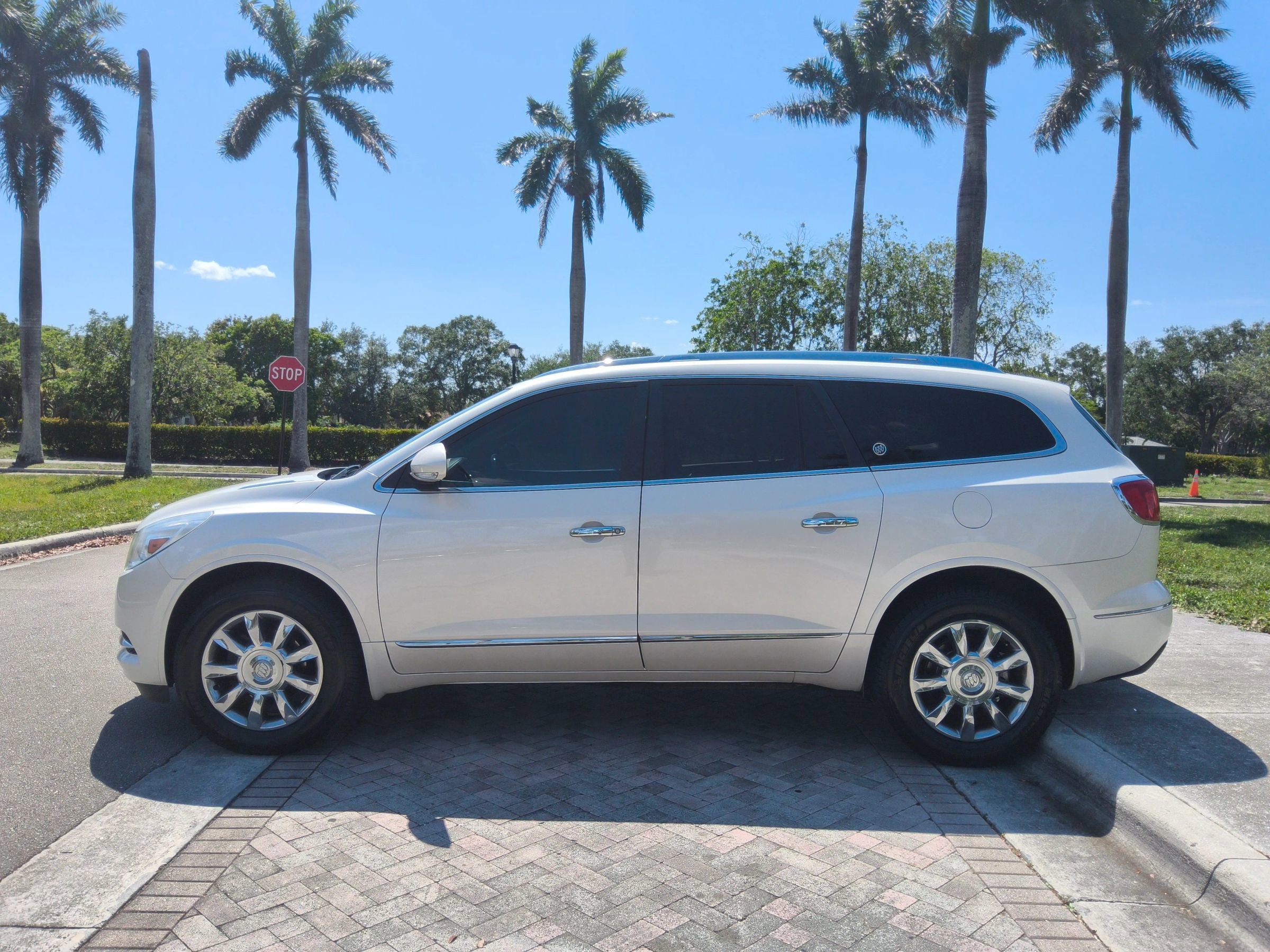 Used 2014 Buick Enclave Premium w/ Trailering Provision Package FWD image 6
