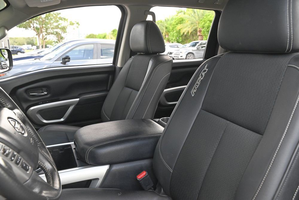 Used 2019 Nissan Titan PRO-4X image 11
