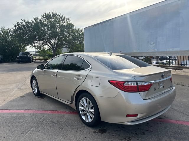 Used 2013 Lexus ES 300h w/ Luxury Pkg FWD image 7