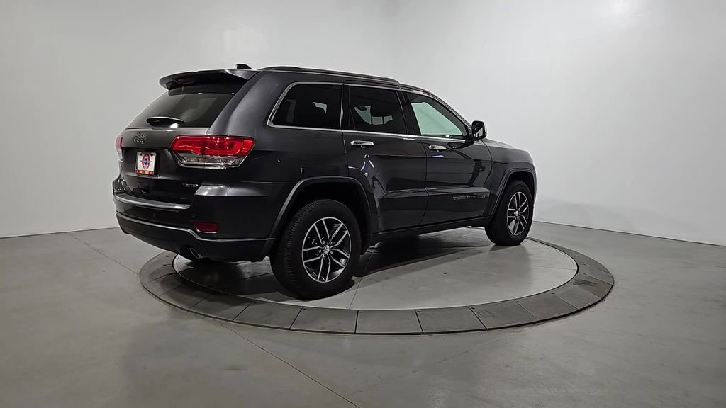 Used 2017 Jeep Grand Cherokee Limited w/ Luxury Group II image 5