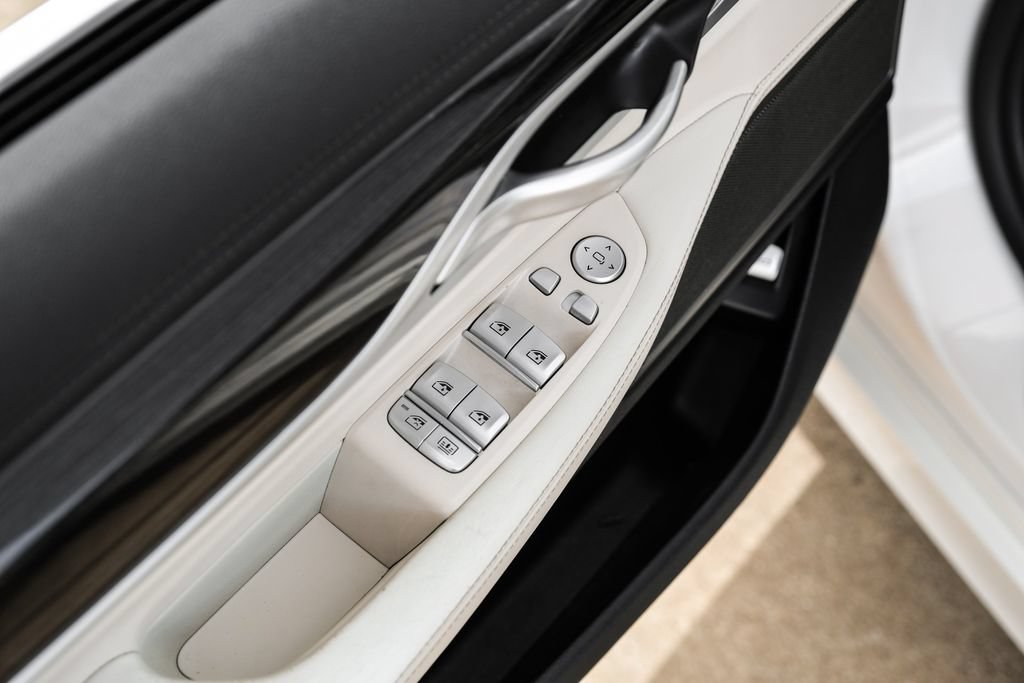 Used 2020 BMW 740i w/ Premium Package RWD image 54