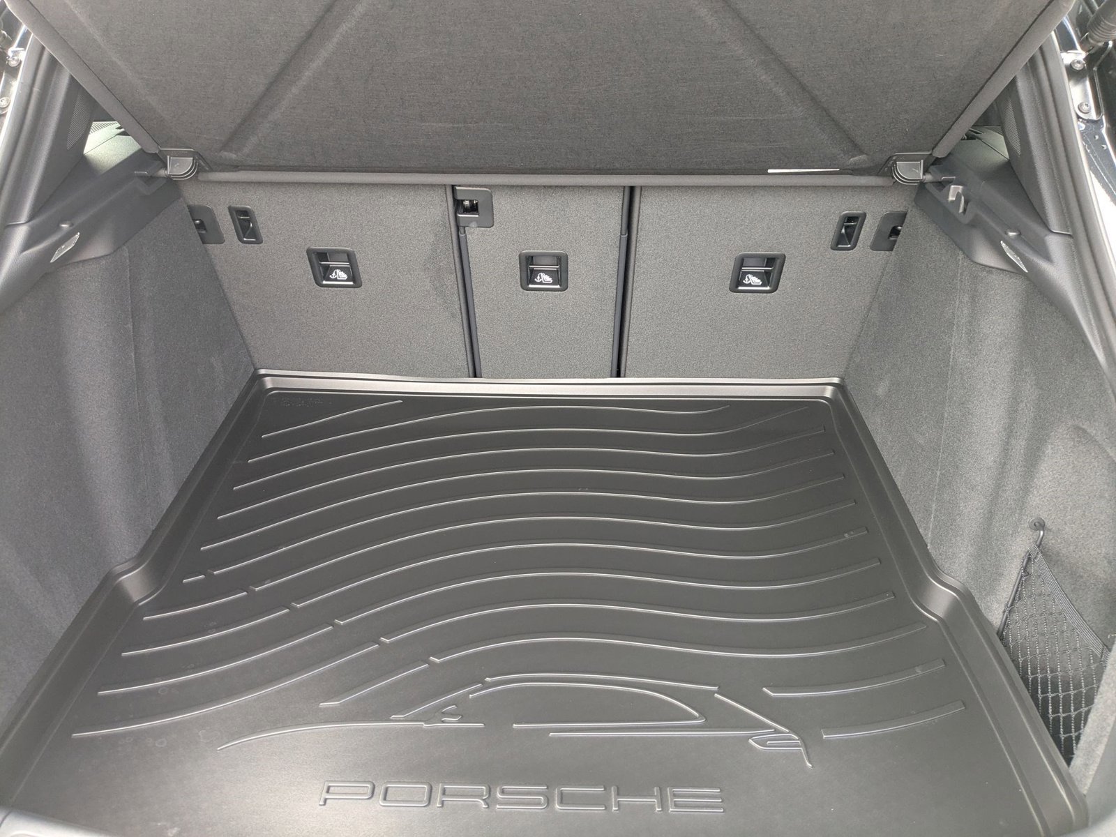 New 2026 Porsche Macan AWD/4WD image 23