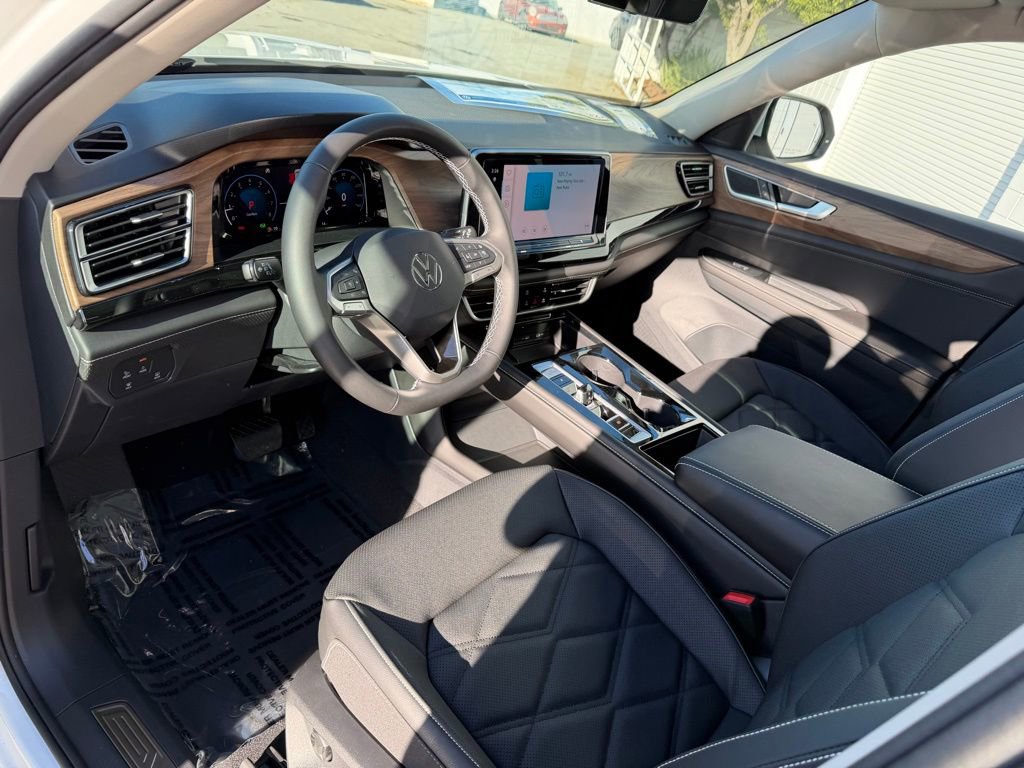 New 2026 Volkswagen Atlas SE image 2