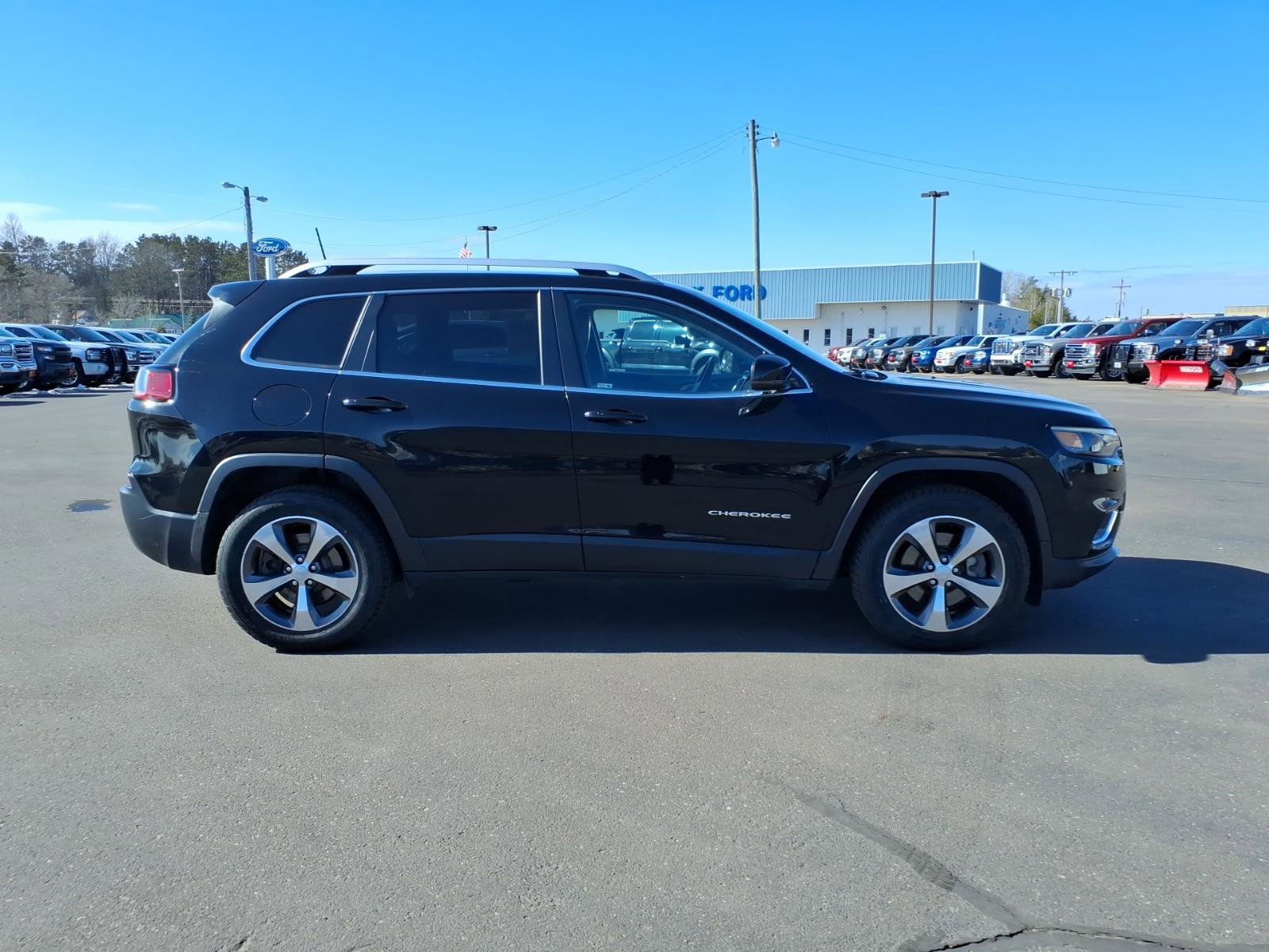 Used 2019 Jeep Cherokee Limited w/ Trailer Tow Group image 7
