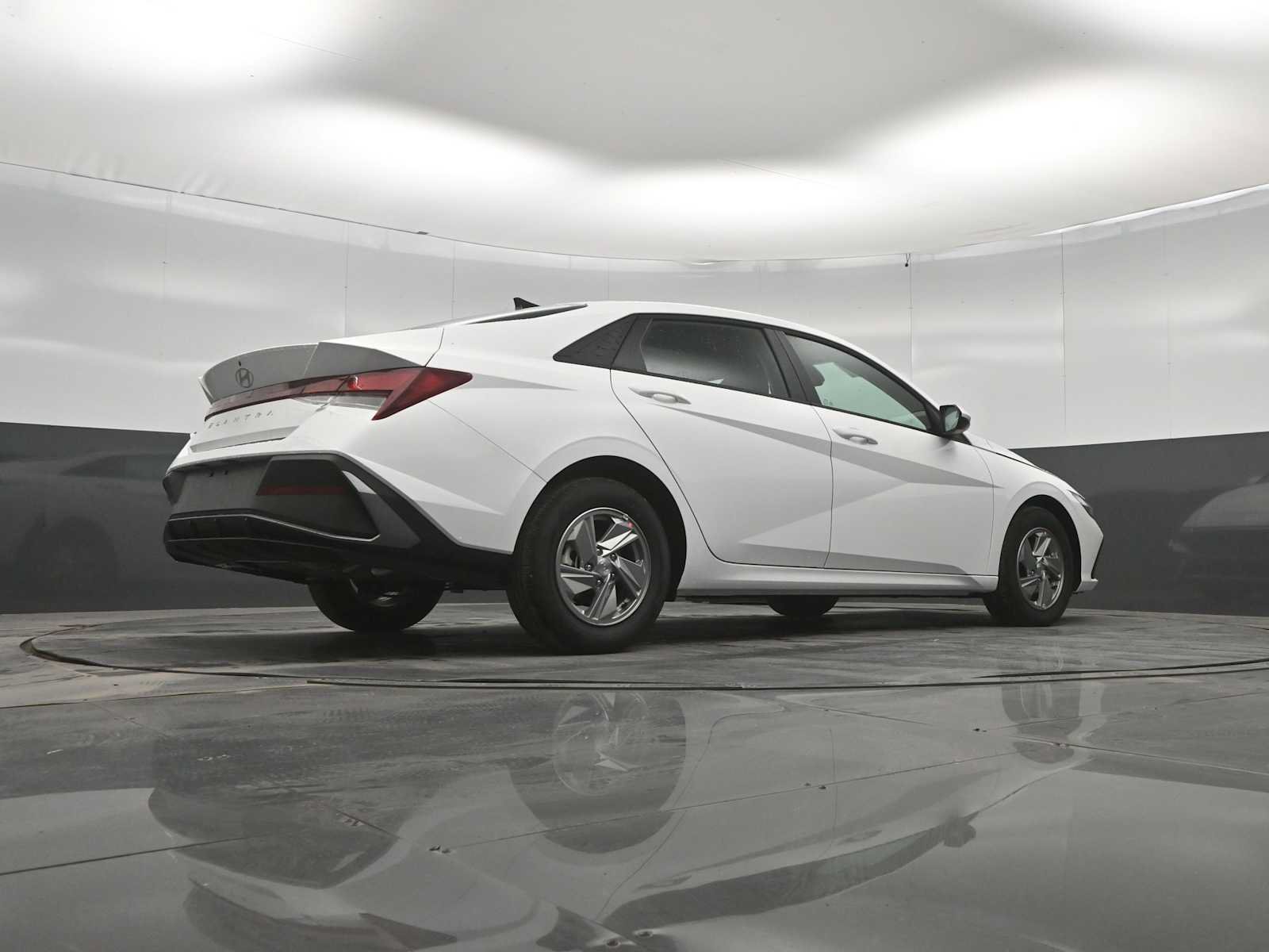 New 2026 Hyundai Elantra SE FWD image 38