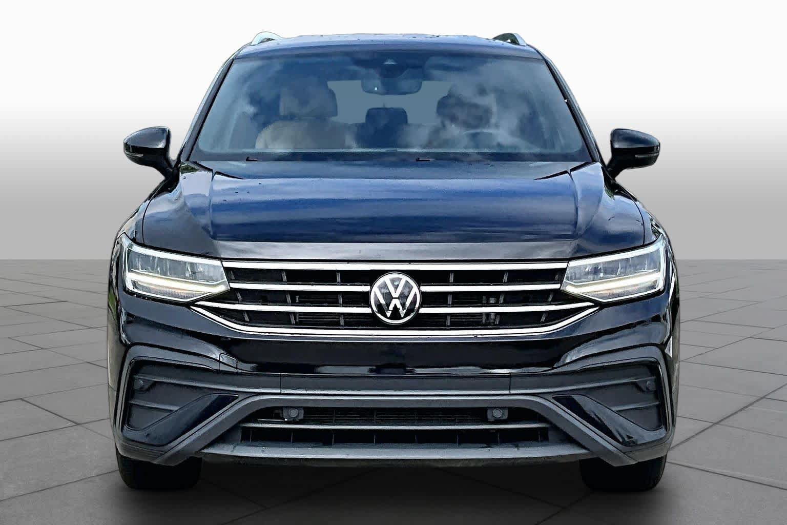 Used 2023 Volkswagen Tiguan SE FWD image 4