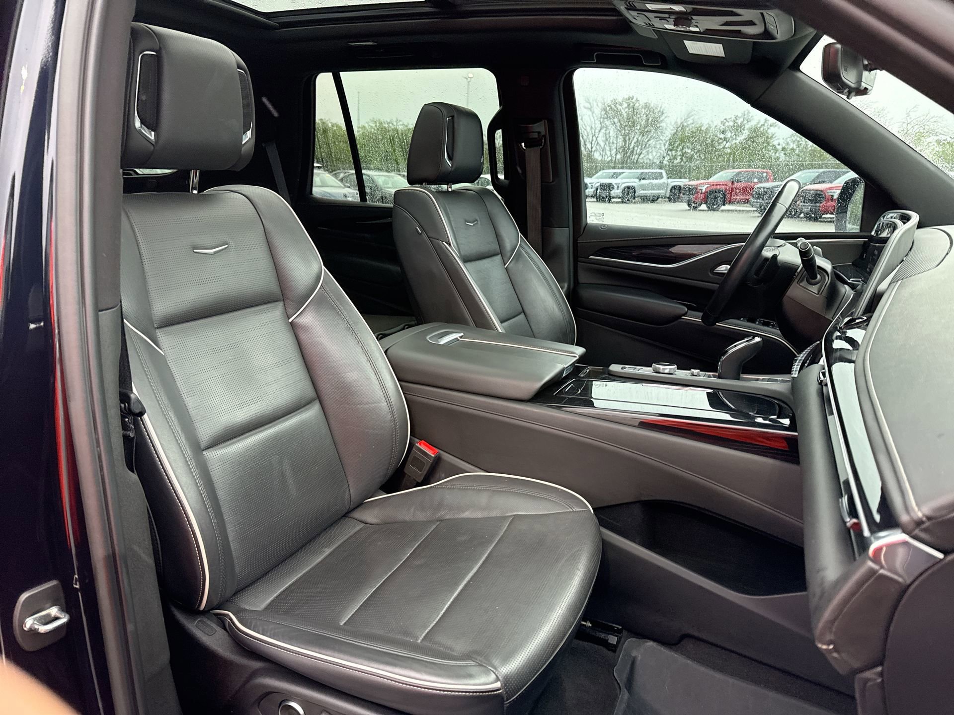 Used 2023 Cadillac Escalade Sport w/ LPO, Floor Liner Package AWD/4WD image 26