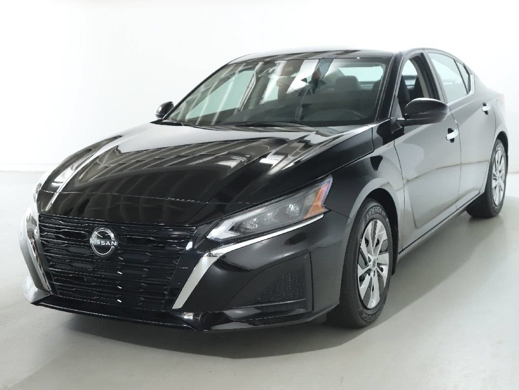 Used 2023 Nissan Altima 2.5 S FWD image 4