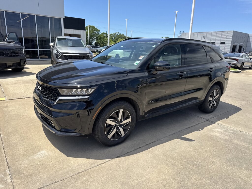 Certified 2023 Kia Sorento EX w/ Panoramic Sunroof Package image 2