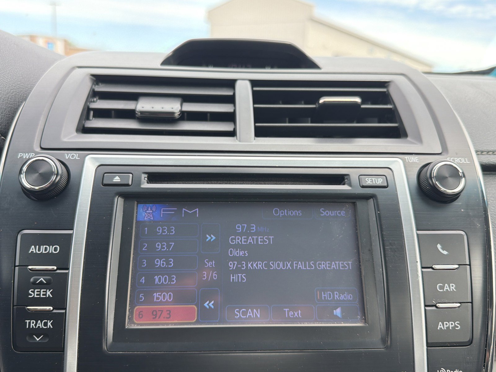Used 2013 Toyota Camry XLE FWD image 25