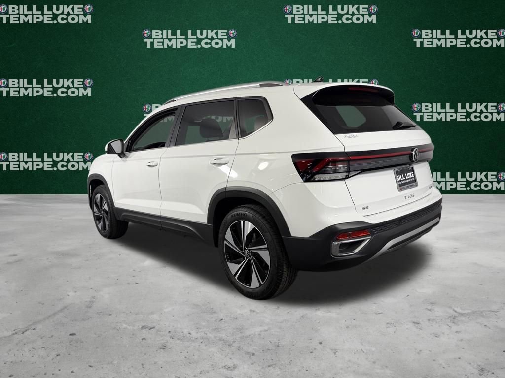 Used 2025 Volkswagen Taos SE w/ Panoramic Sunroof Package AWD/4WD image 7