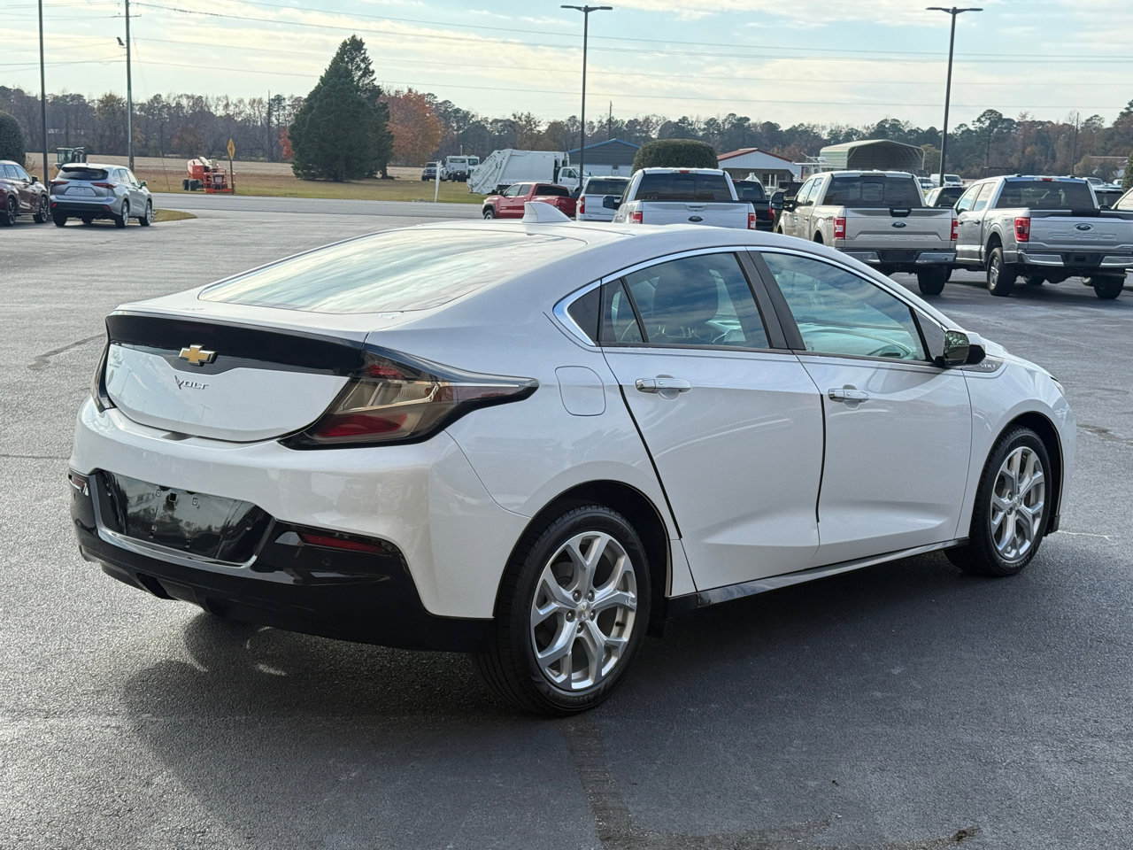 Used 2017 Chevrolet Volt Premier w/ Driver Confidence II Package image 5
