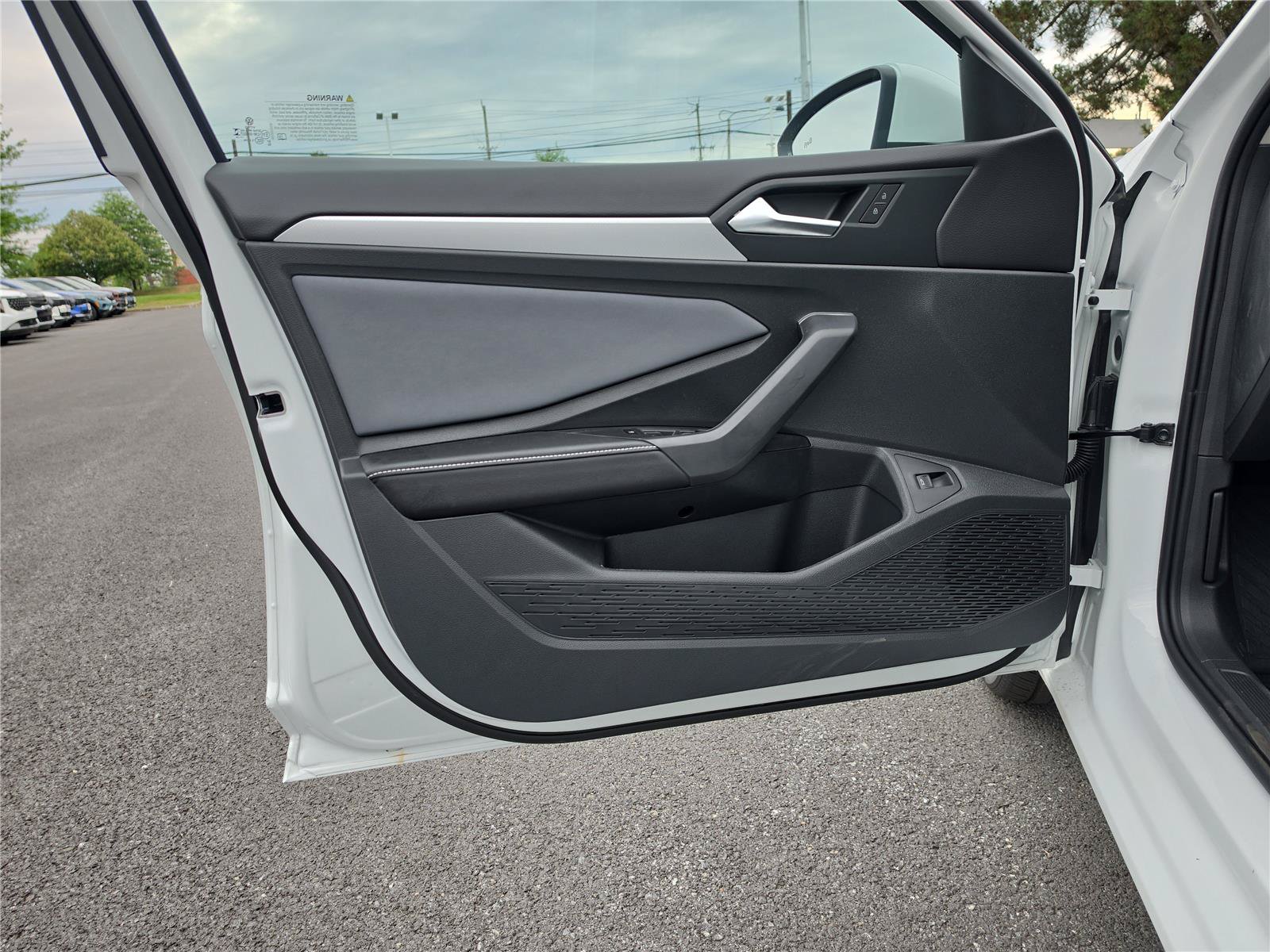 New 2026 Volkswagen Jetta SE FWD image 12