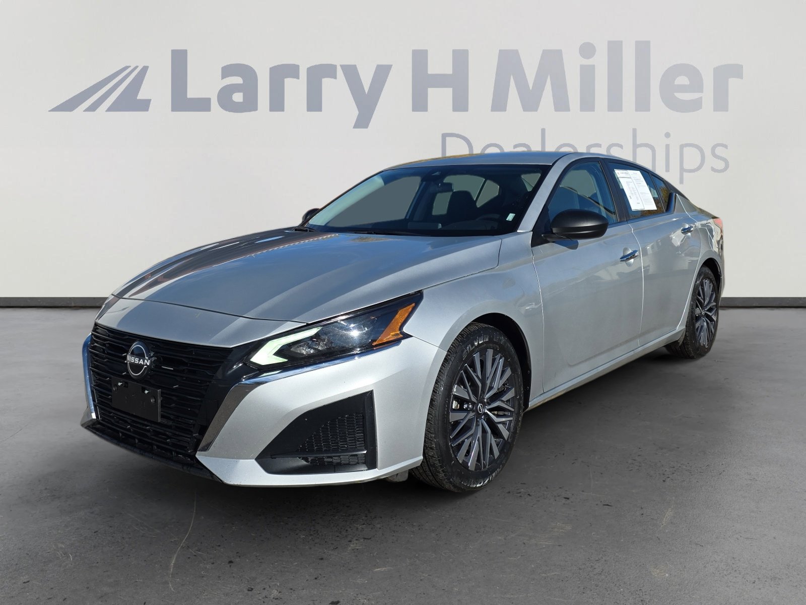 Used 2024 Nissan Altima 2.5 SV