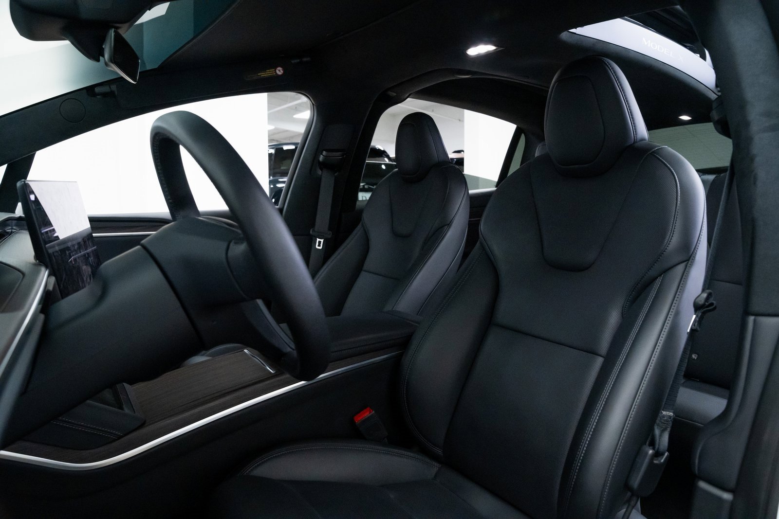 Used 2025 Tesla Model X image 16