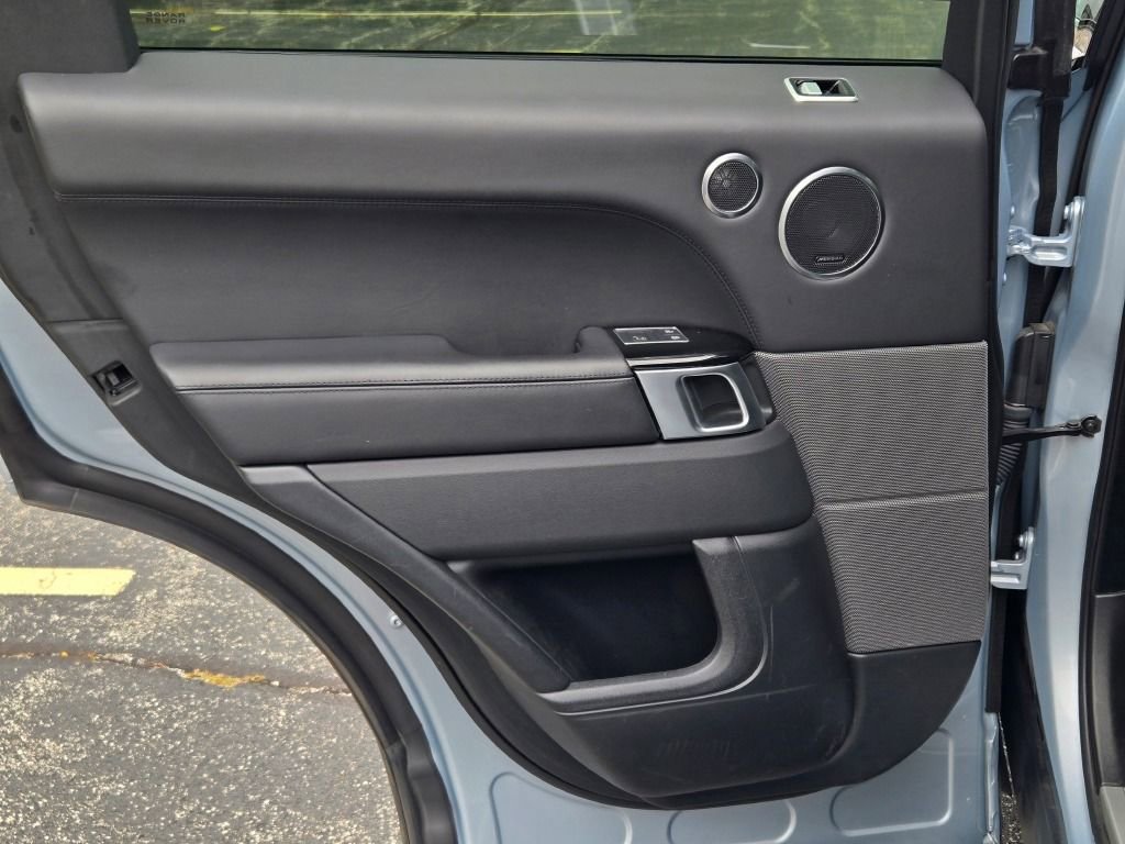 Used 2022 Land Rover Range Rover Sport HSE Silver Edition image 32