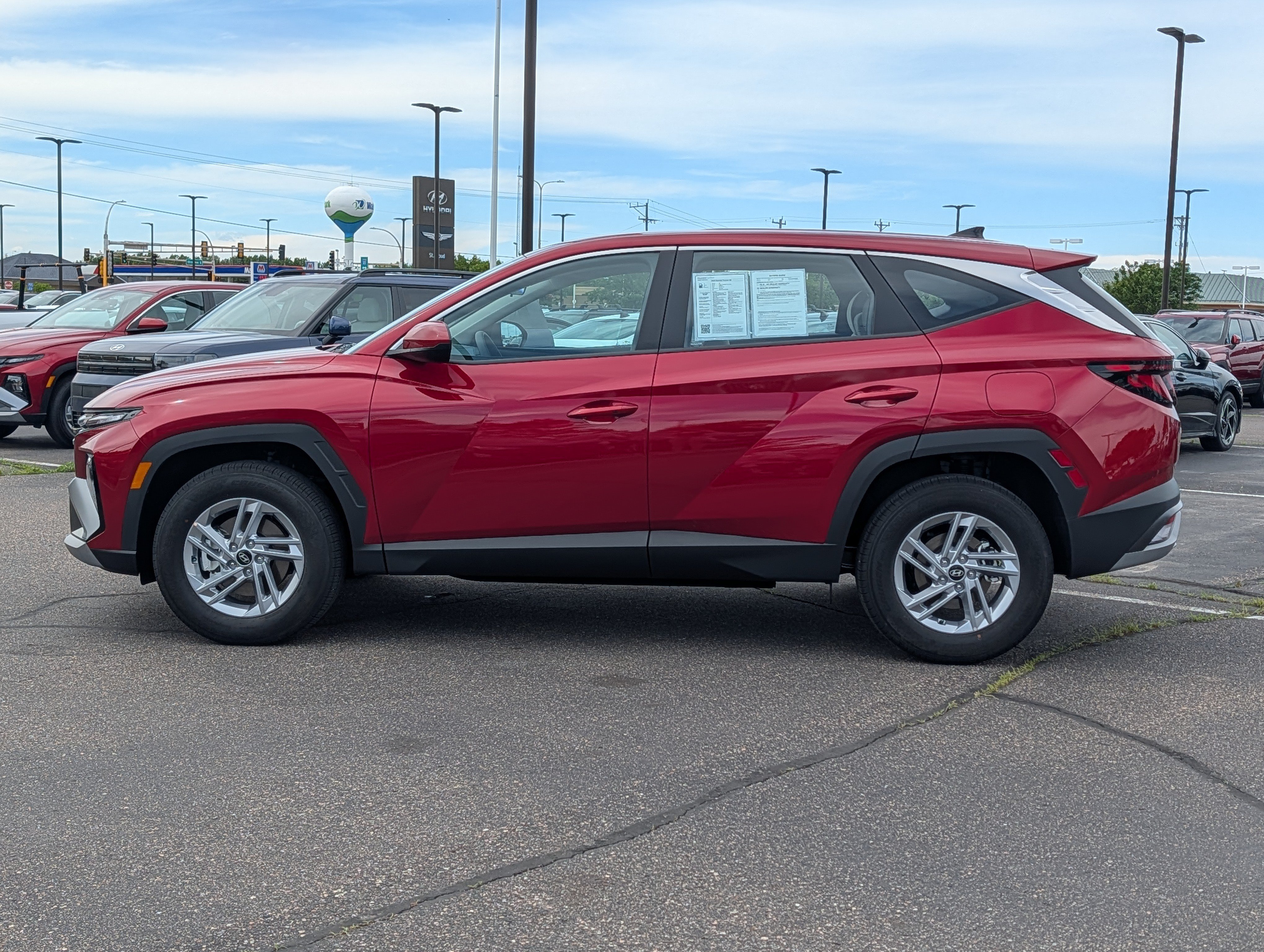 Used 2025 Hyundai Tucson SE AWD/4WD image 2