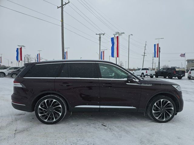 Used 2024 Lincoln Aviator Reserve w/ Equipment Group 201A image 3