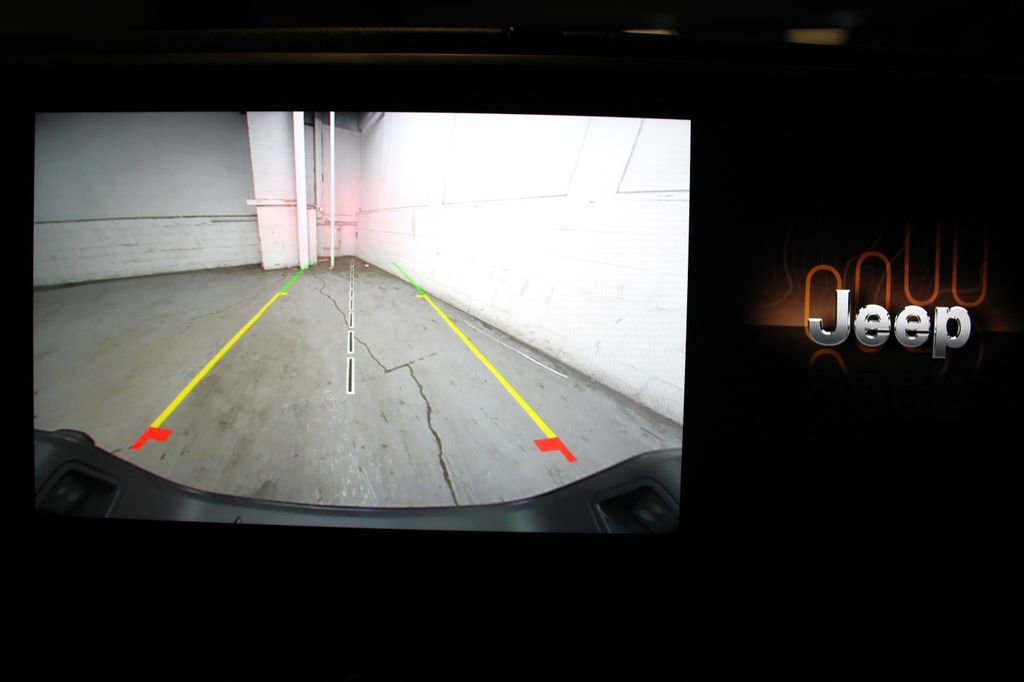 New 2025 Jeep Gladiator Sport image 22