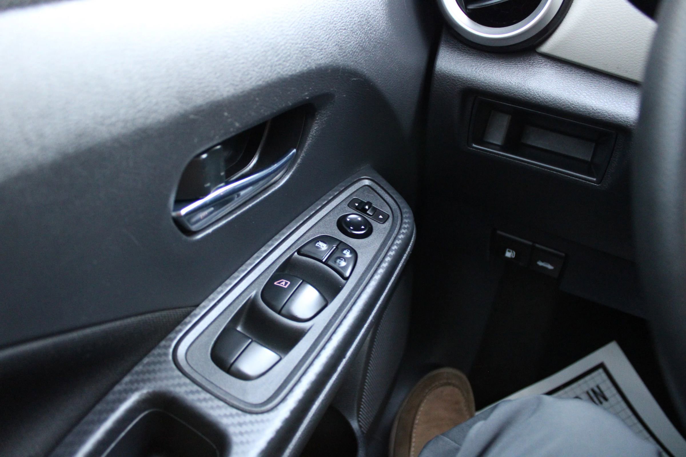 Used 2022 Nissan Versa SV image 25