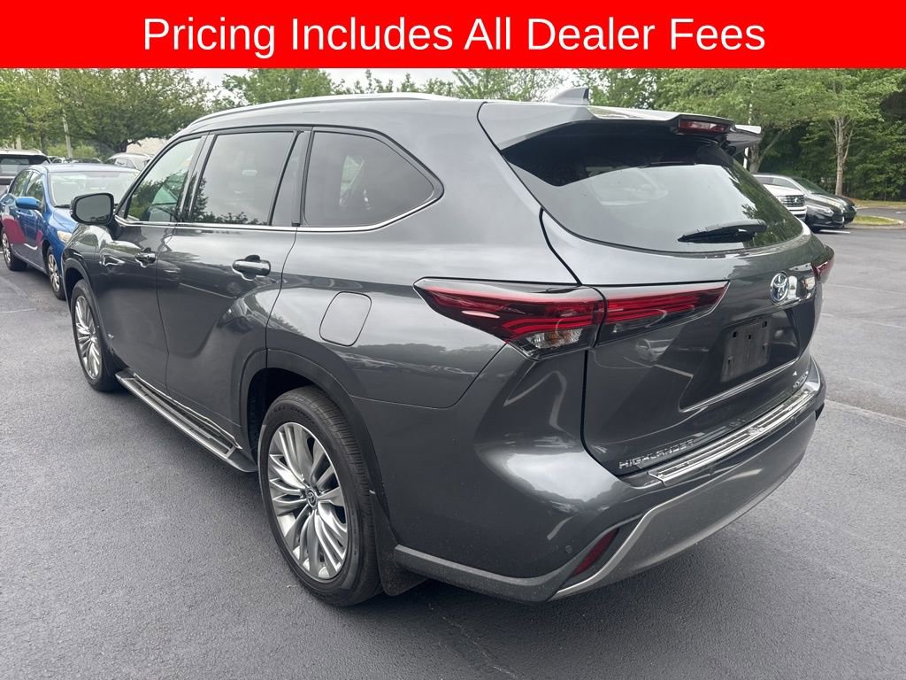 Used 2024 Toyota Highlander Platinum AWD/4WD image 16