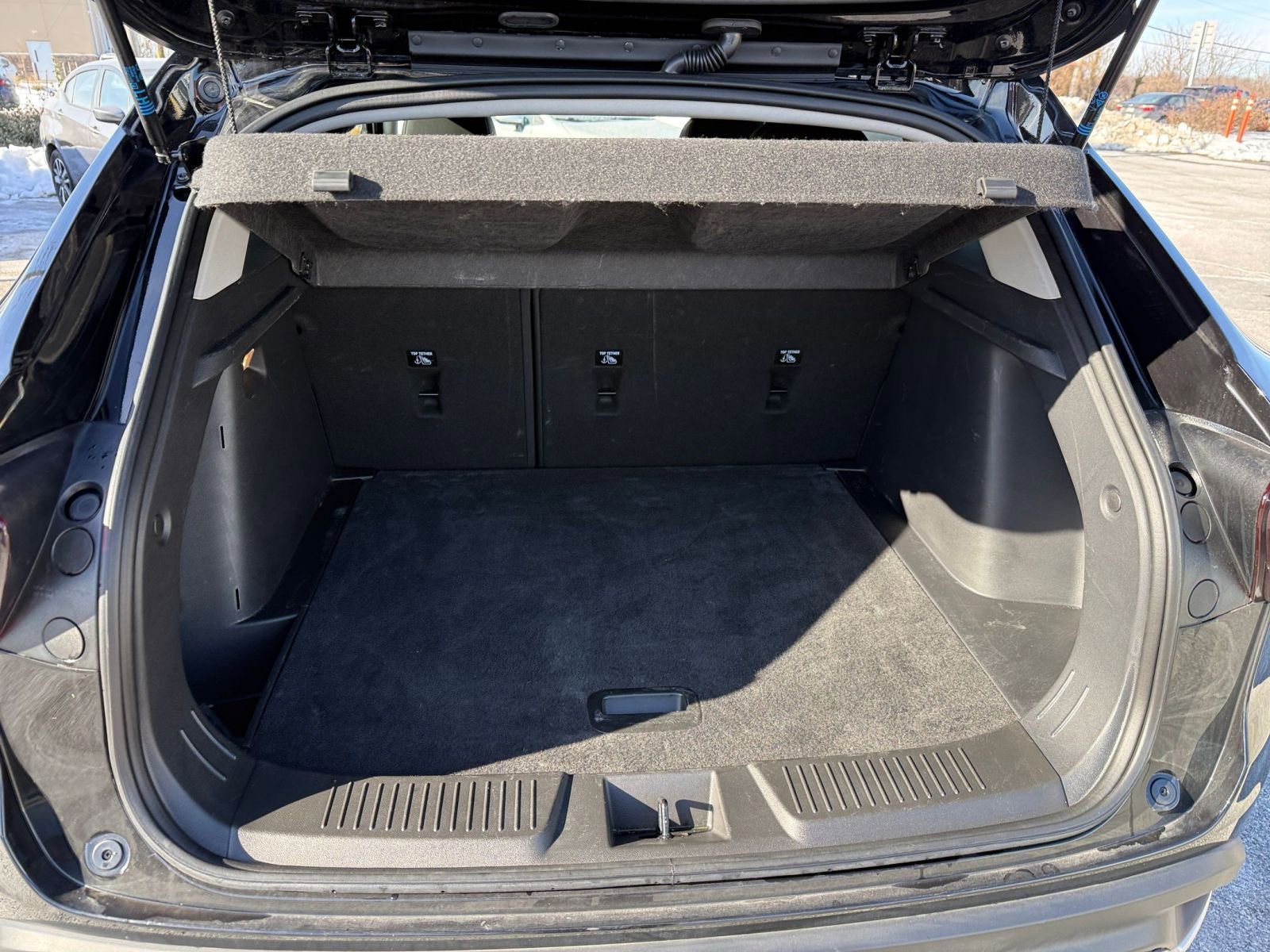 Used 2025 Chevrolet Trax LT w/ LT Convenience Package image 31