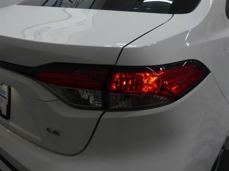 Used 2022 Toyota Corolla LE FWD image 15
