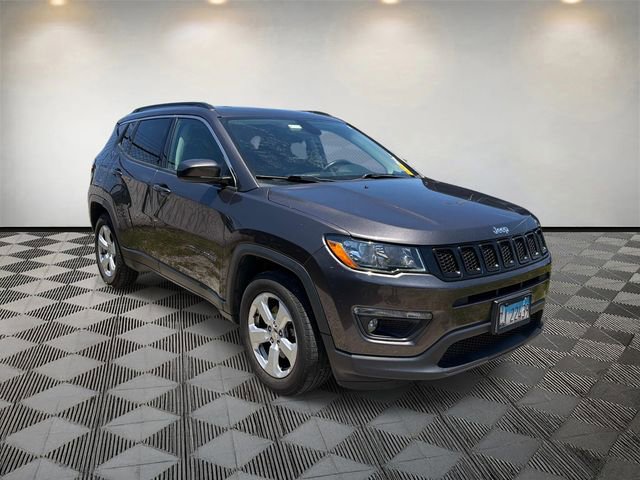 Used 2018 Jeep Compass Latitude w/ Cold Weather Group FWD image 3