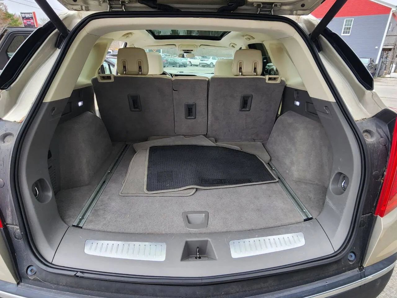 Used 2017 Cadillac XT5 Luxury w/ Driver Awareness Package AWD/4WD image 13