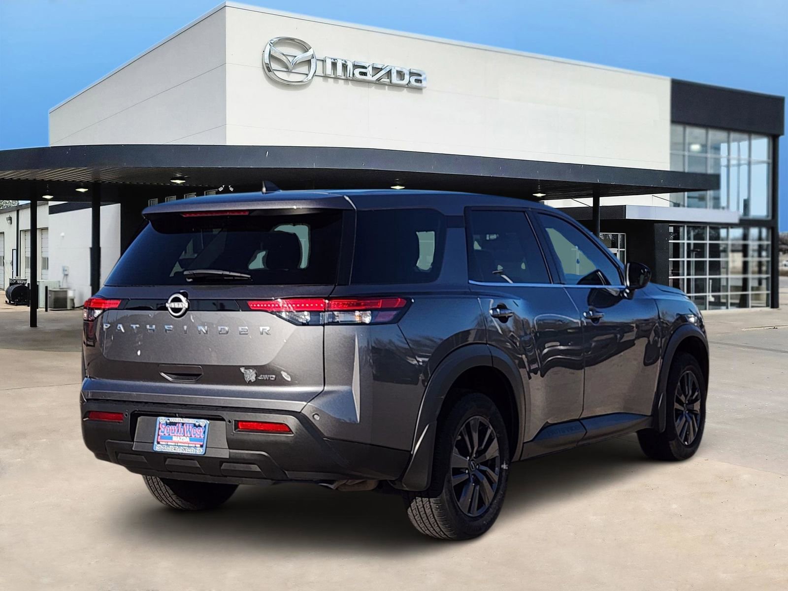 Used 2023 Nissan Pathfinder S image 5