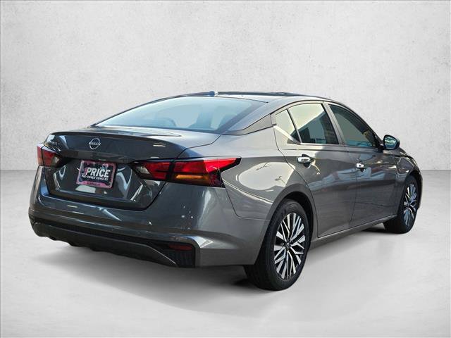 Used 2025 Nissan Altima 2.5 SV FWD image 5