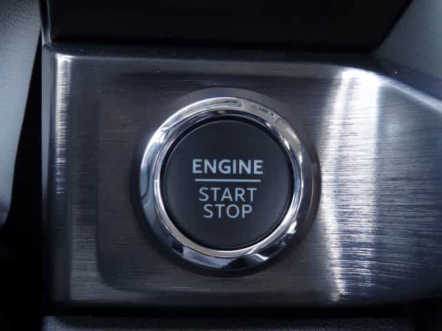 Used 2024 Ford F250 Lariat w/ Black Appearance Package AWD/4WD image 26