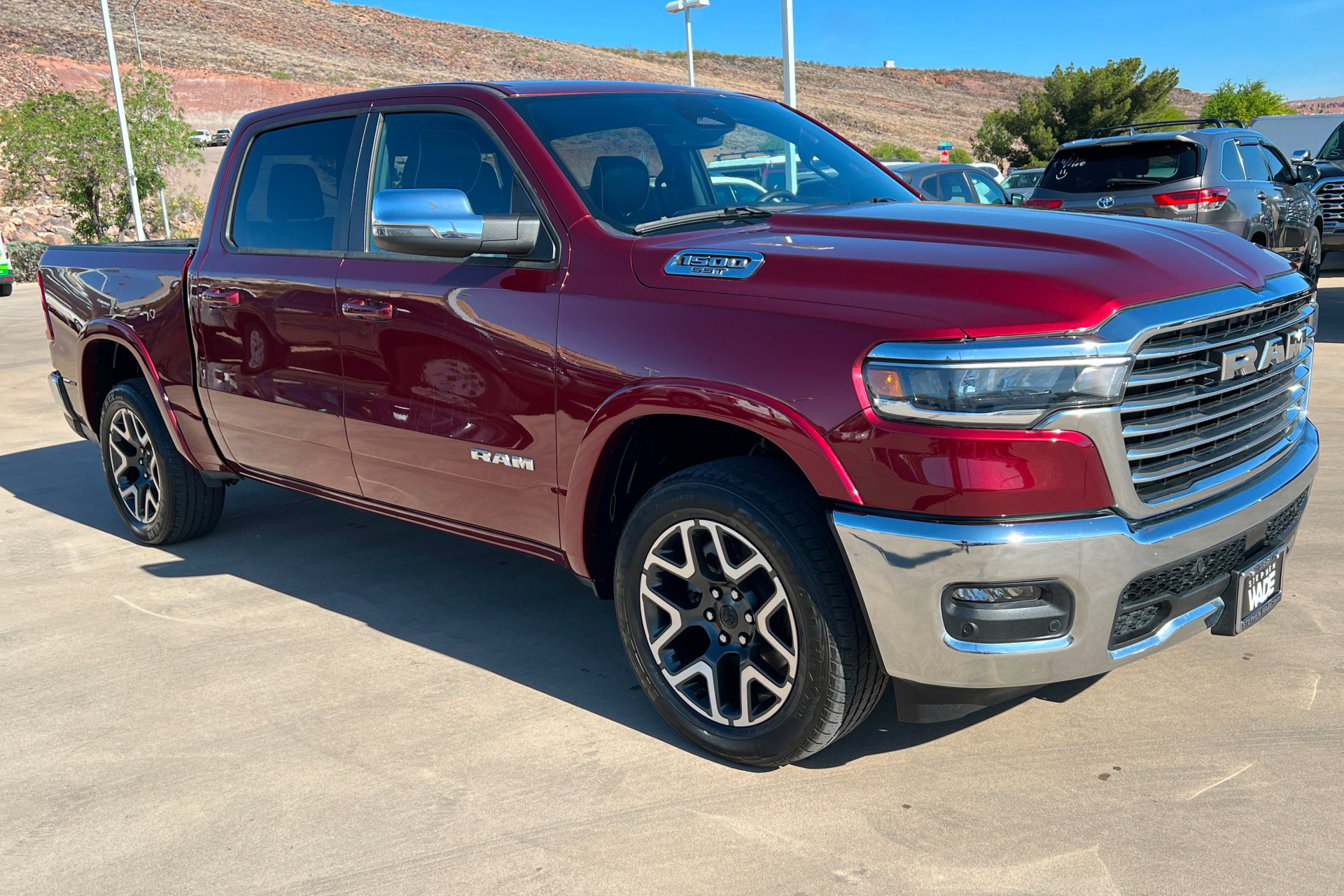 Used 2025 RAM 1500 Laramie AWD/4WD image 7