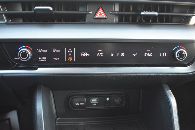 Used 2025 Kia Sportage EX image 27