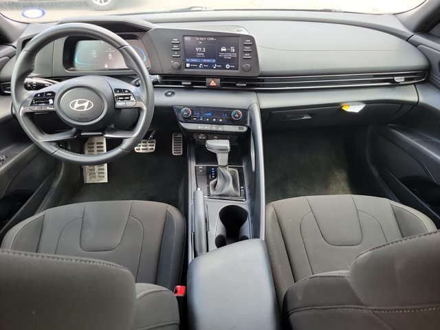 Used 2025 Hyundai Elantra Sport FWD image 11