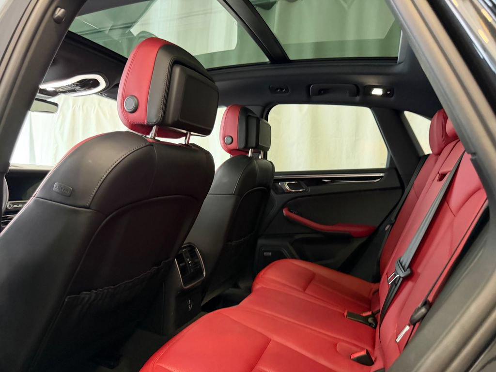 Certified 2021 Porsche Macan S AWD/4WD image 24