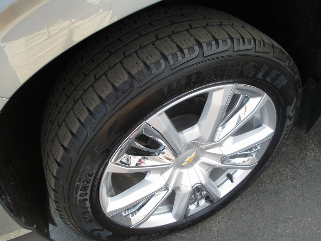 Certified 2023 Chevrolet Suburban High Country image 11