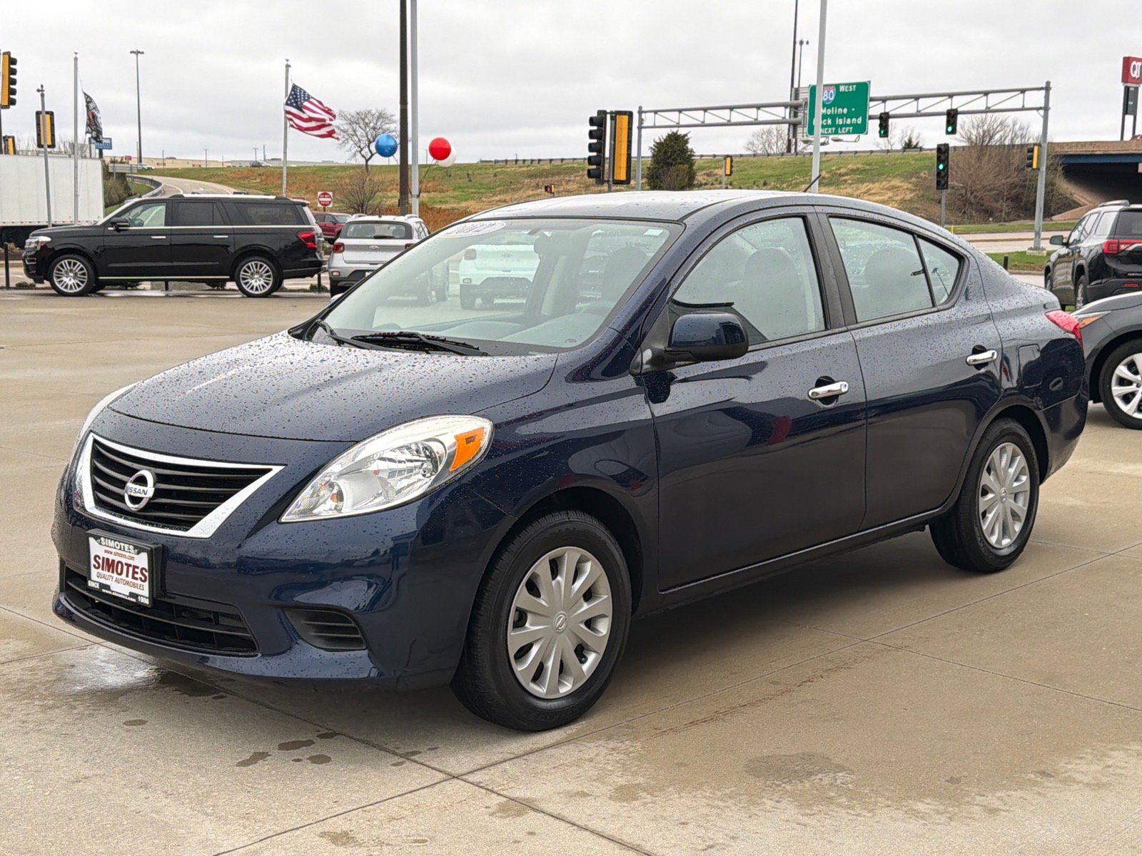 Used 2012 Nissan Versa SV w/ Convenience Pkg FWD image 4