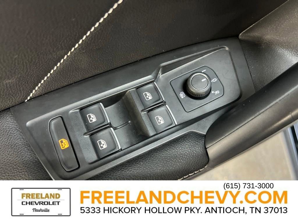 Used 2022 Volkswagen Tiguan SE image 11