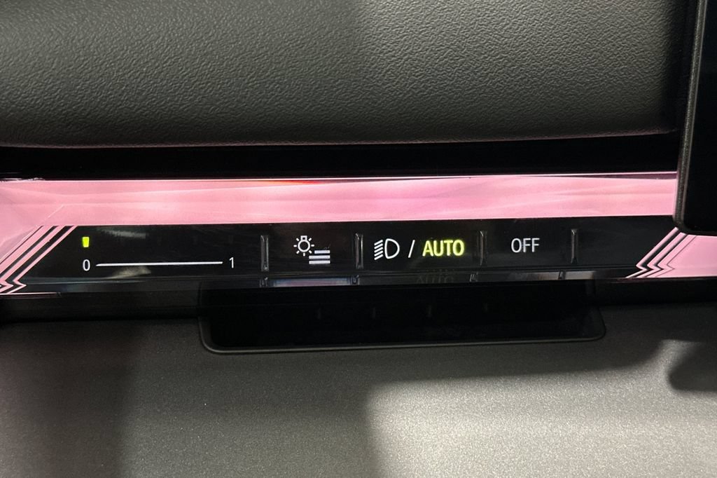 Used 2024 BMW i5 eDrive40i w/ Premium Package RWD image 32