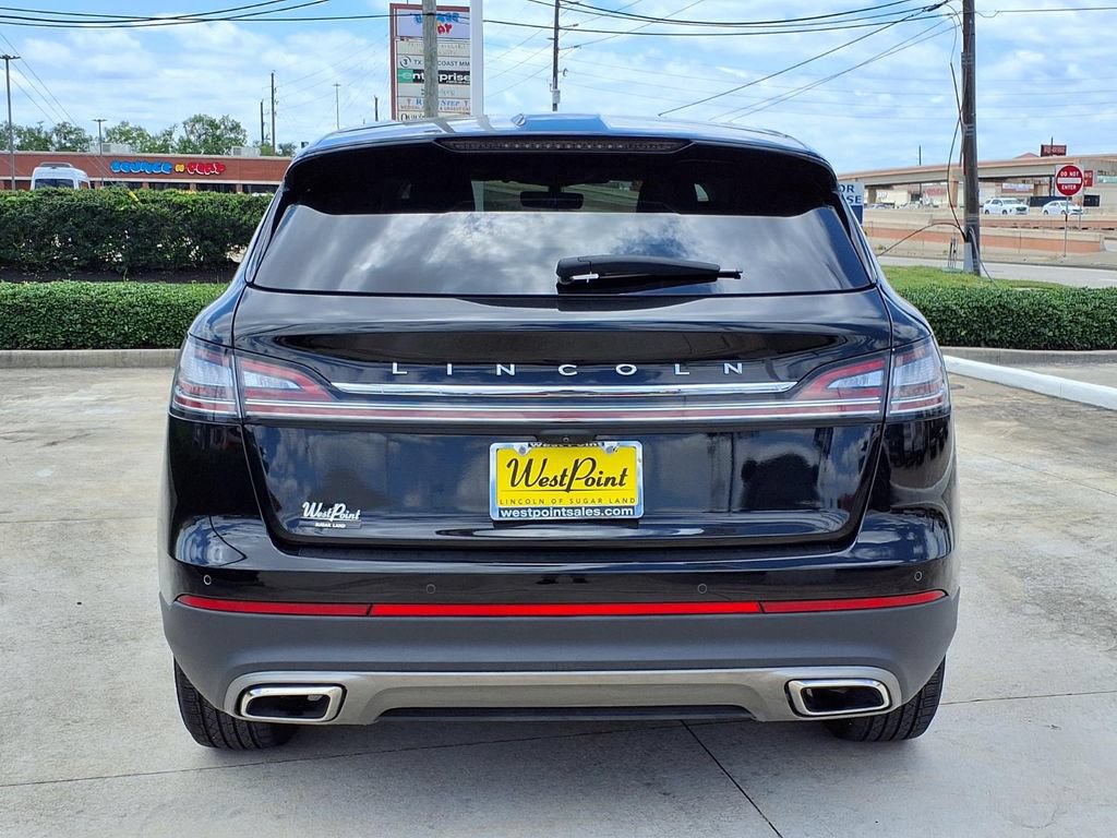 Used 2023 Lincoln Nautilus FWD w/ Premium Package image 5