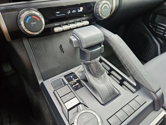 Used 2025 Toyota Tacoma SR5 AWD/4WD image 12