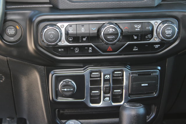 Used 2022 Jeep Wrangler Unlimited Sport AWD/4WD image 19