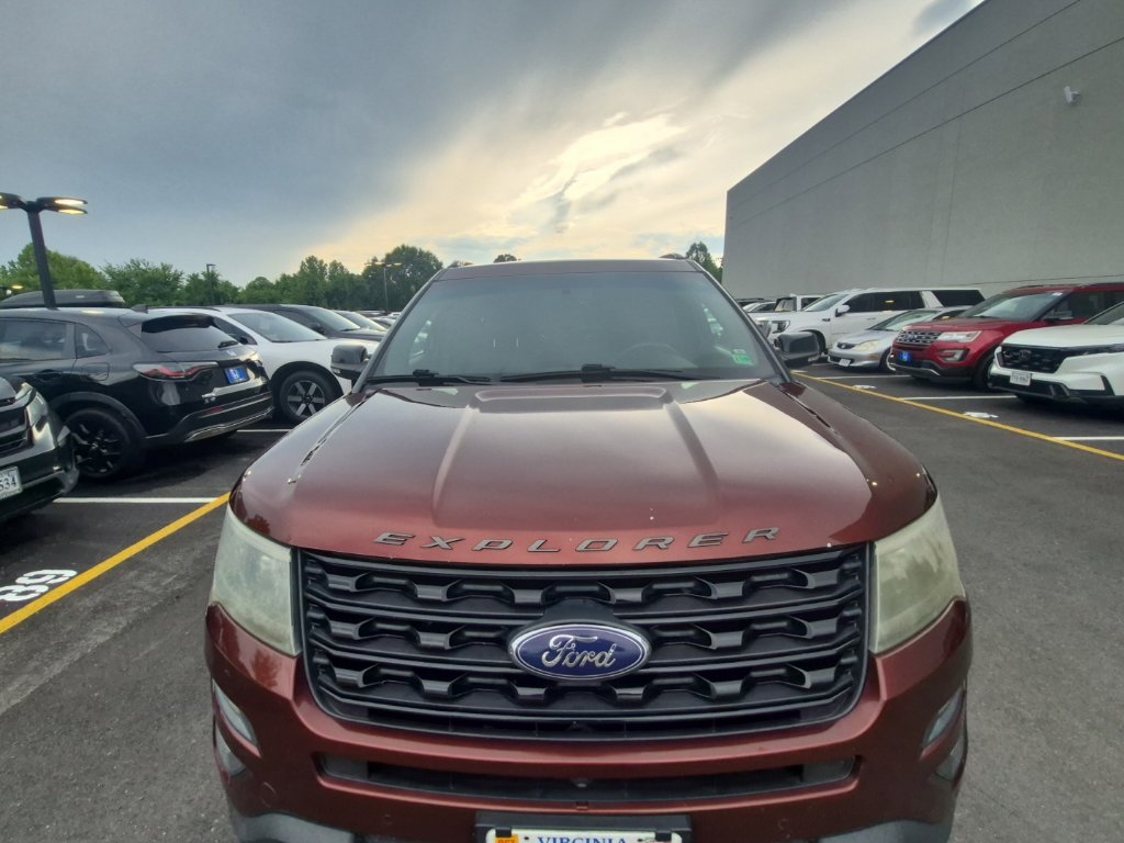 Used 2016 Ford Explorer Sport w/ Equipment Group 401A AWD/4WD image 2