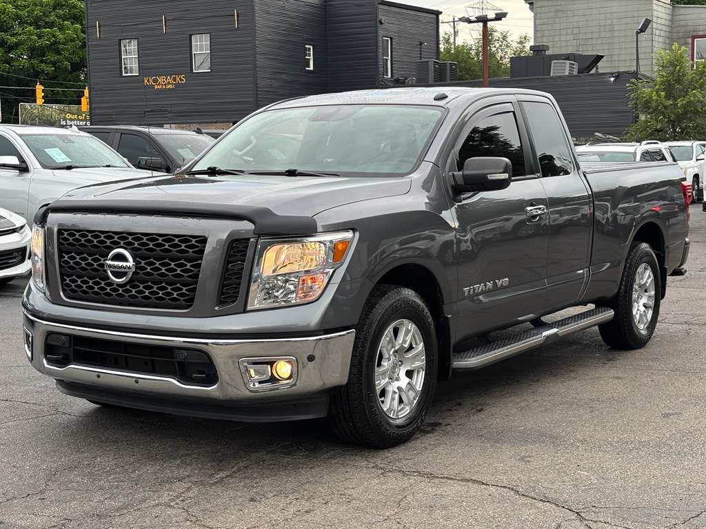 Used 2019 Nissan Titan SV w/ SV Convenience Package AWD/4WD image 4